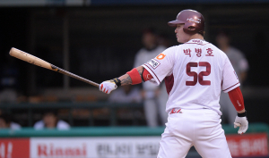 넥센 `거포` 박병호 `4년만에 40홈런`