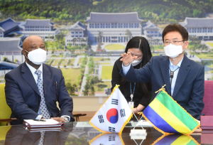 가봉대사, 경북도 찾아 교류협력·발전 논의