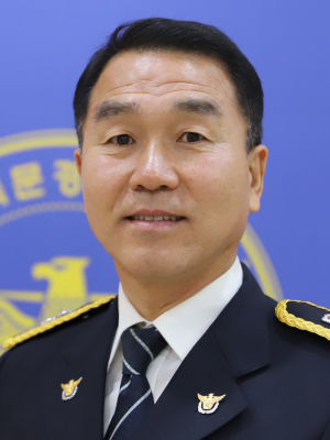 얌체 주차는 시비를 부른다. 양심주차가 정답!