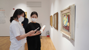 경주 솔거미술관, 작품 감상은 한 발짝 뒤에서… 동경이와 함께 배우는 관람예절