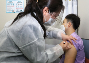 의성군 '백신 안전성 불안' 넘어 국내 첫 '집단면역 희망' 보인다