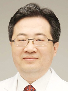 백신 접종률 증가에 야외활동 활기… 지나친 허리 통증 지속되면 병원 찾아야