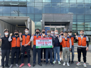 영천시 동부동청년회, 경로당 어르신에 수박 선물