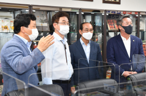 수출기업 마음 헤아리는 이철우 경북도지사… 청도서 현장 소통