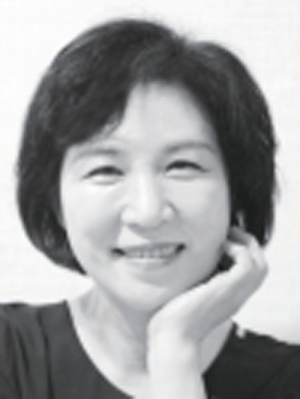 화정 서현희 작가 초대전 '화선지 위에 붓으로 그려내는 먹물의 향연'