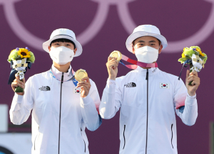 예천의 자랑 김제덕이 해냈다… 도쿄올림픽 '金 명중'