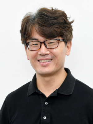 공무원이 이렇게 입어도 되나?