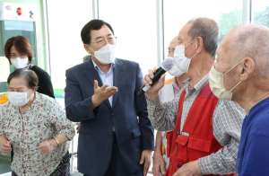 경주시장, 명절 맞이 어려운 이웃 찾아 위문