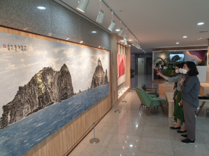 경상북도교육청, 남군석 작가 '우리 땅 독도展'... 독도의 아름다운 모습 수묵화로 담아내