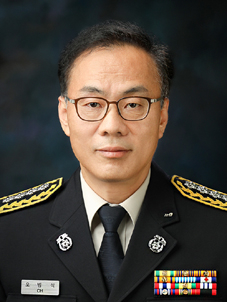 두 손으로 피어나는 생명의 기적
