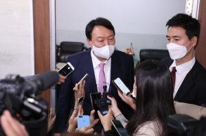 큰 파장 불러온 尹 '전두환 두둔 발언'… 국민의힘 주자들 연일 맹공