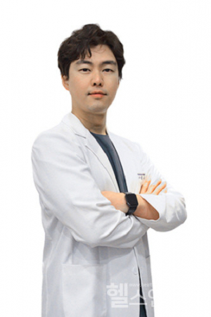 팔이 올라가지 않는다면? 오십견 의심해야…