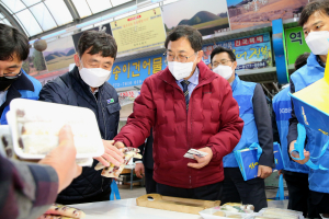 주낙영 경주시장, 설 명절 앞두고 시장 직접 방문해 상인들 격려