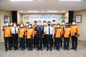 안동소방서, 기적의 깍지로 소중한 도민들 생명 구한 소방대원·시민 등 14명에 하트세이버 인증서·배지