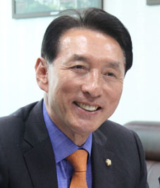 김석기 