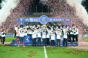 프로 배구·축구, 연이은 흥행 대박… 스포츠도시 김천 '시선집중'
