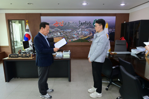 박현국 봉화군수, 공중방역수의사 임용장 수여식