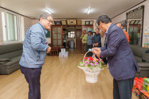 한국수력원자력㈜ 월성원자력본부, 동경주지역 어르신들에 '큰절'