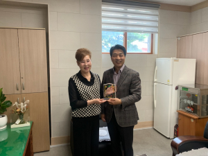 상주시 계림동 행정복지센터, 이용주 효행자 표창패 전달