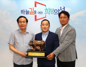 의성군청마늘씨름단 윤필재, 태백장사로 '우뚝'