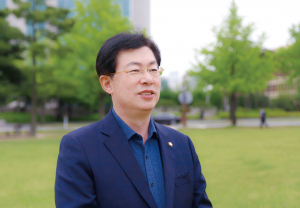 이만희 국회의원, 2023 대한민국 헌정대상 수상
