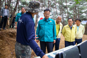 칠곡군, 6·25 전사자 유해 발굴 현장 격려 '눈길'
