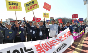 대구경북신공항 화물터미널 배치 갈등 증폭… 뿔난 의성 어르신들 '거리로'