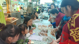 경주시, 성동시장 '1일 상인'된 경주 어린이들