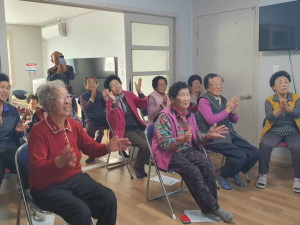김천시 양금동 양천 신기마을 '신바람 노래교실' 인기