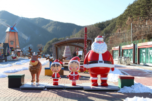 진짜 산타가 나타났다!… 봉화군 분천산타마을 16일 개장