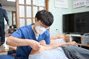 청송군보건의료원, 방문 의료상담 눈길