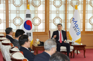 이강덕 포항시장, 지속 가능한 포항 건설 '온 힘'