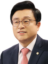 영주 떠난 박형수 