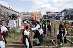 경주읍성서 '생생 국가유산 활용 프로그램' 첫 스타트