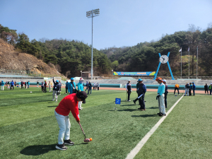 제9회 경북도지사기 생활체육 그라운드골프대회, 선수들 실력 발휘… 경주시 '종합우승' 차지