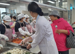 경주시 공무원 배우자들, 온기 나눔으로 행복 경주 만들기 '힘 보태'