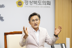 박성만 제12대 경상북도의회 후반기 의장 