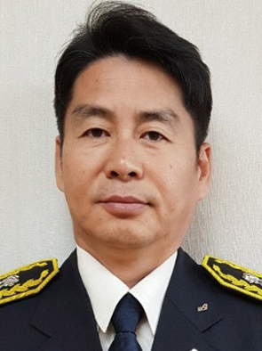 연일 폭염에 주거용 비닐하우스가 위험하다