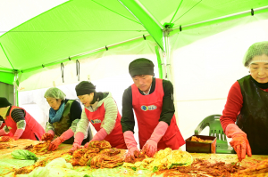 청송군, 사랑의 김장 봉사활동 '귀감'