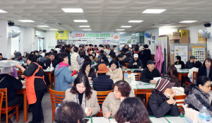 칠곡군 여성단체협의회, 사랑의 바자회 '호응'