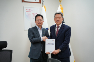 이강덕 포항시장, 산업부 방문…철강·이차전지 산업 위기 극복 힘 모아달라