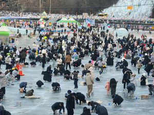 안동암산얼음축제, 구름인파 '성공적 출발'
