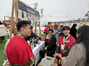 APEC 2025 SOM1‘황리단길 감성스토어’대표단 인기몰이