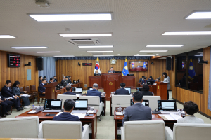 울진군의회, 군민 위한 의정 집중... 284회 임시회서 주요 안건 논의