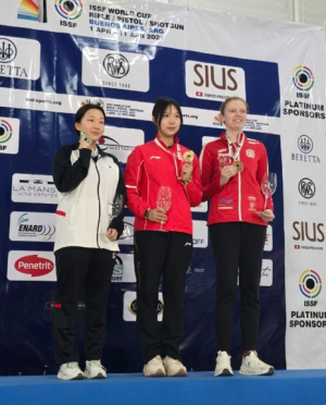 울진군청 사격팀 권은지, ISSF 월드컵에서 한국신기록 경신하며 은메달 획득!