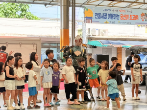 전통시장 활력 '뿜뿜'… 의성군, 어린이 장보기 '성황리'