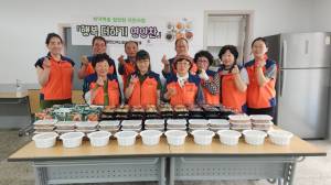 의성군 안평면 지역사회보장협의체, 정성 가득한 반찬 나눔 '눈길'