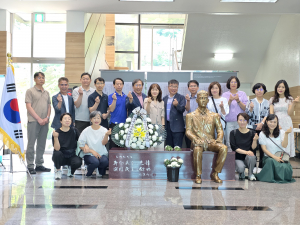 문경시 초등학교 교감들, 박열의사 기려