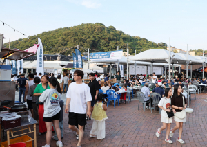 여름밤 풍성하게 만든 '영양 반딧불이 야시장' 성황리