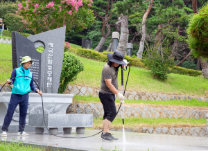 '더 나은 칠곡' 애국동산 환경 가꾸기 구슬땀